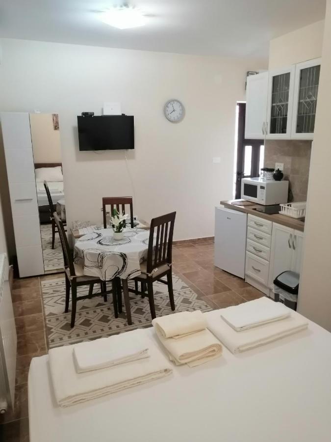 Apartman Petovic โกตอร์ ภายนอก รูปภาพ