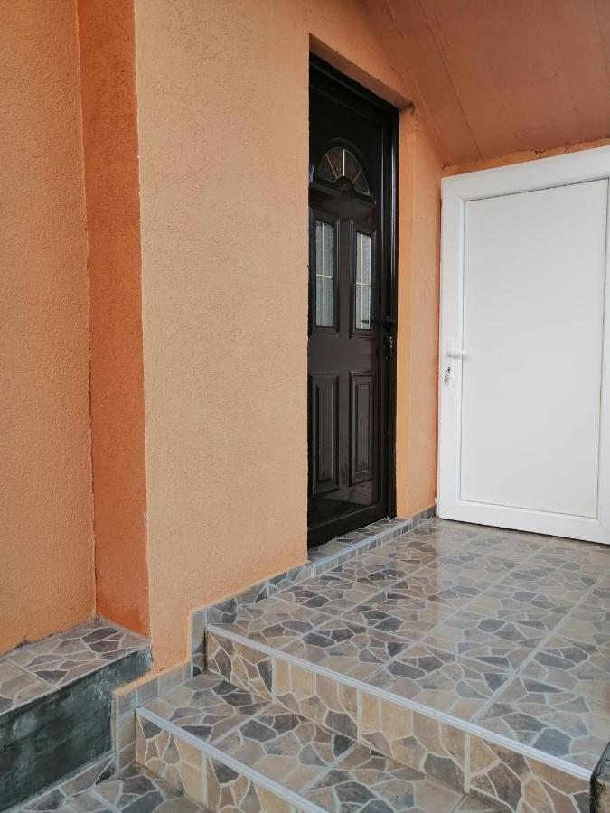 Apartman Petovic โกตอร์ ภายนอก รูปภาพ